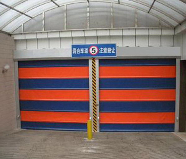 车库堆积门